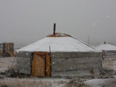 Na całej połaci śnieg.