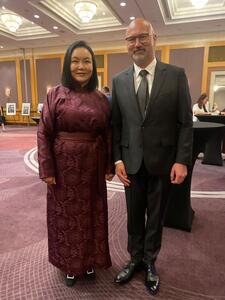 Ambasador Mongolii w Polsce, Oyundari Navaan‑Yunden i Rafał Sadowski